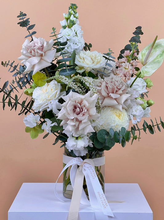 Cafe au Lait-Flower-Delivery-Gold-Coast-Florist-Flowers Gold Coast-Gorgeous Glass Vase-https://www.flowersgoldcoast.com.au-best-florist