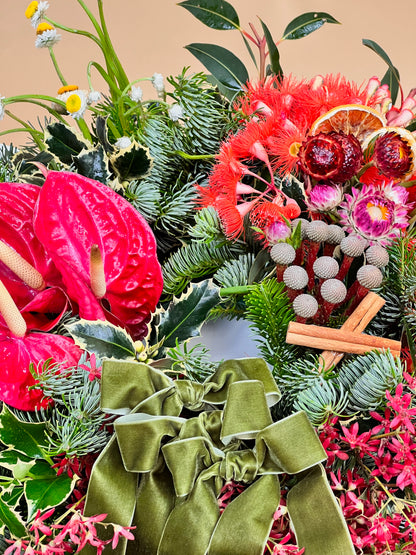 The Queenslander Christmas Wreath-Flower-Delivery-Gold-Coast-Florist-Flowers Gold Coast-Classic-https://www.flowersgoldcoast.com.au-best-florist