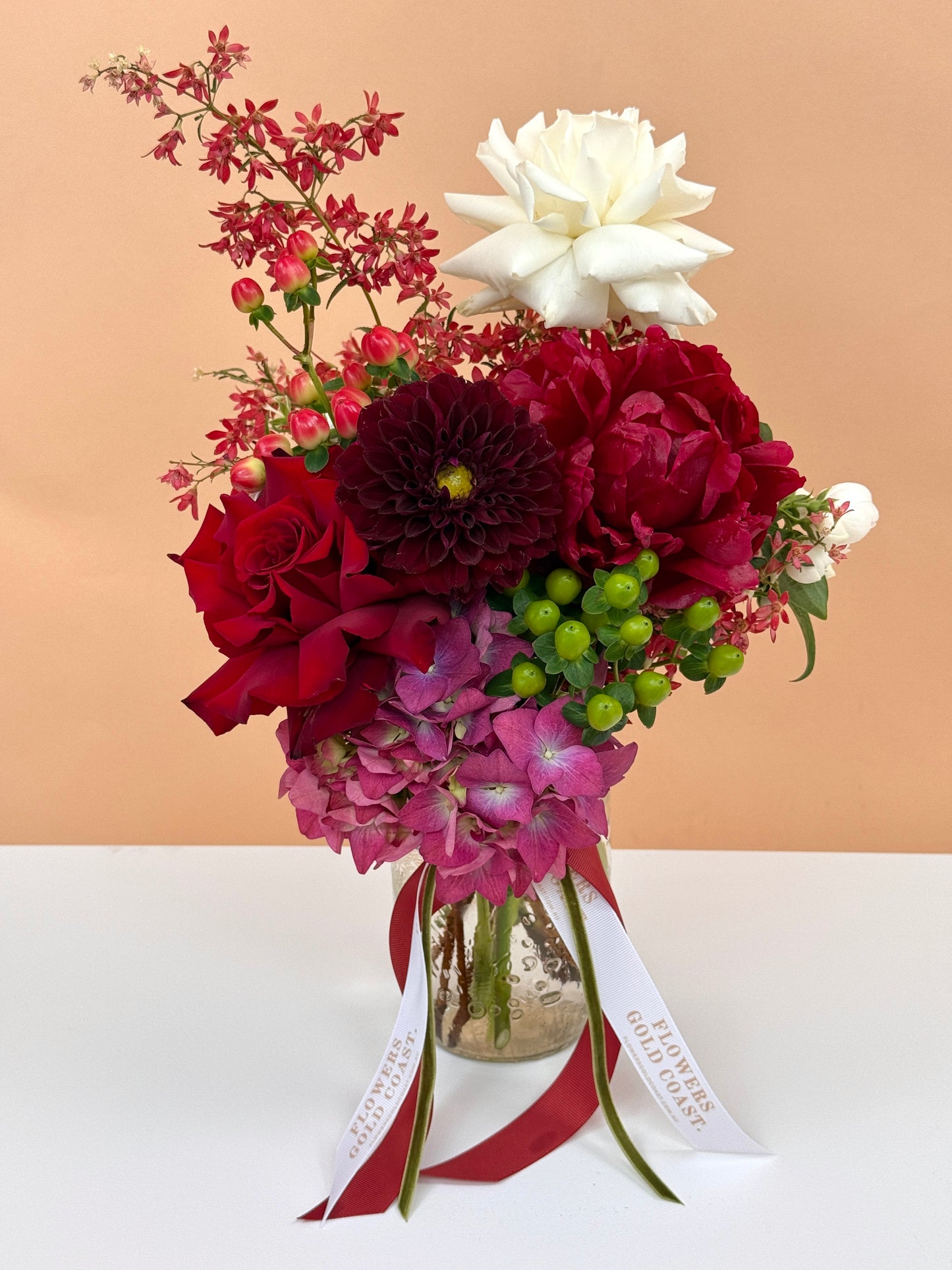 Christmas Posy Vase-Flower-Delivery-Gold-Coast-Florist-Flowers Gold Coast-https://www.flowersgoldcoast.com.au-best-florist