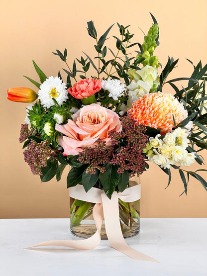 Peachy Bunch - Fresh Cut Flowers made with love by Flowers Gold Coast www.flowersgoldcoast.com.au the Gold Coast's best Florist - Same Day Flower Delivery